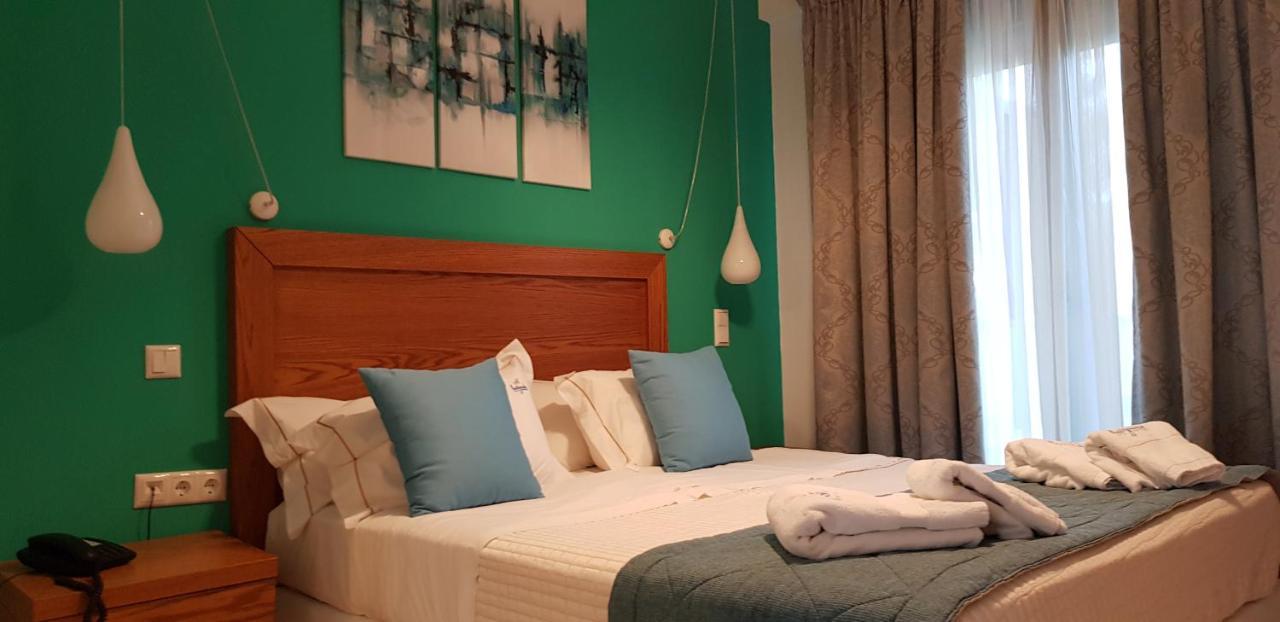 Hatzoudis Luxury Suites Chrysi Ammoudia Bagian luar foto