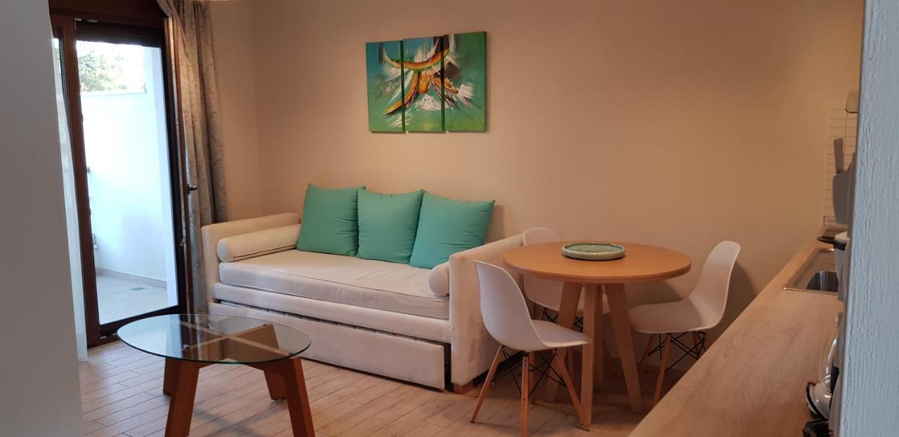 Hatzoudis Luxury Suites Chrysi Ammoudia Bagian luar foto