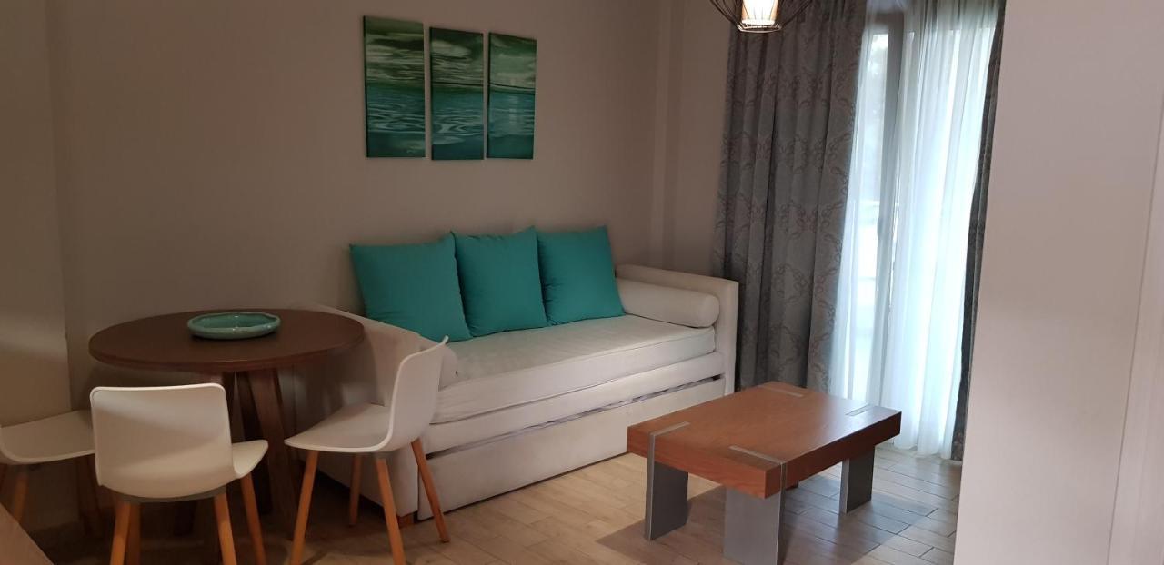 Hatzoudis Luxury Suites Chrysi Ammoudia Bagian luar foto