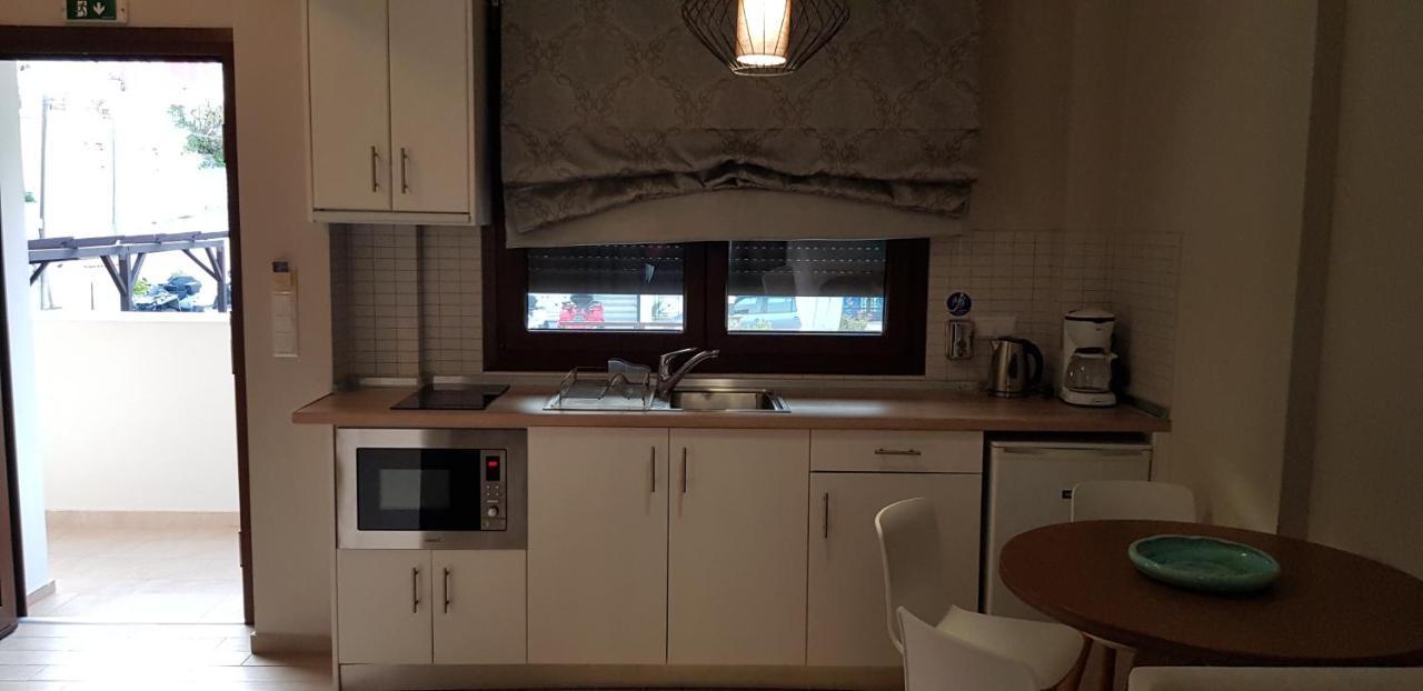 Hatzoudis Luxury Suites Chrysi Ammoudia Bagian luar foto