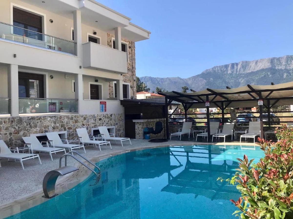 Hatzoudis Luxury Suites Chrysi Ammoudia Bagian luar foto