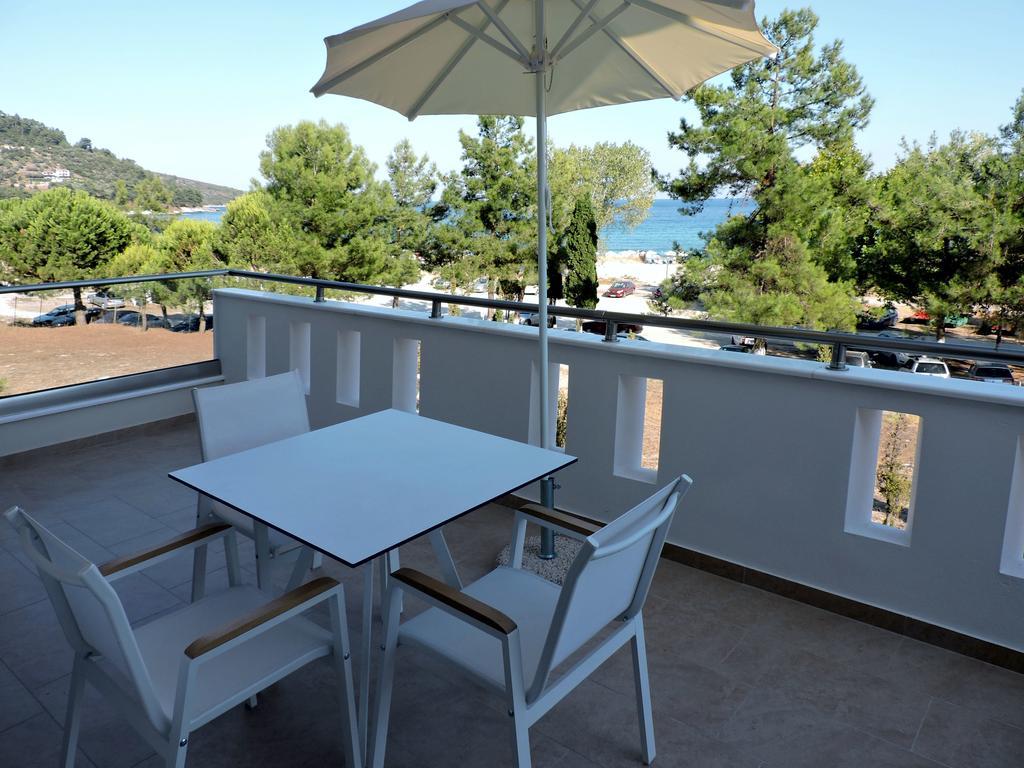 Hatzoudis Luxury Suites Chrysi Ammoudia Bagian luar foto