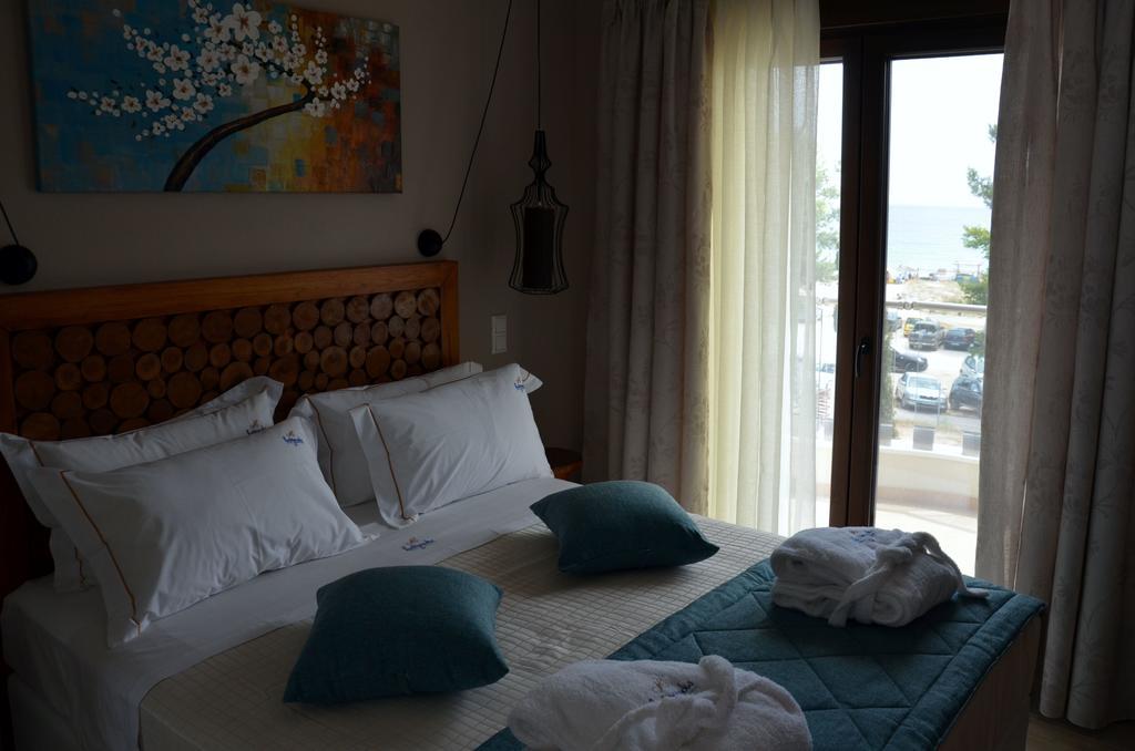 Hatzoudis Luxury Suites Chrysi Ammoudia Bagian luar foto